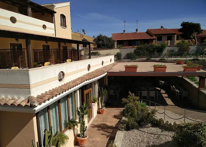 Hotel Raffael Putzu Idu