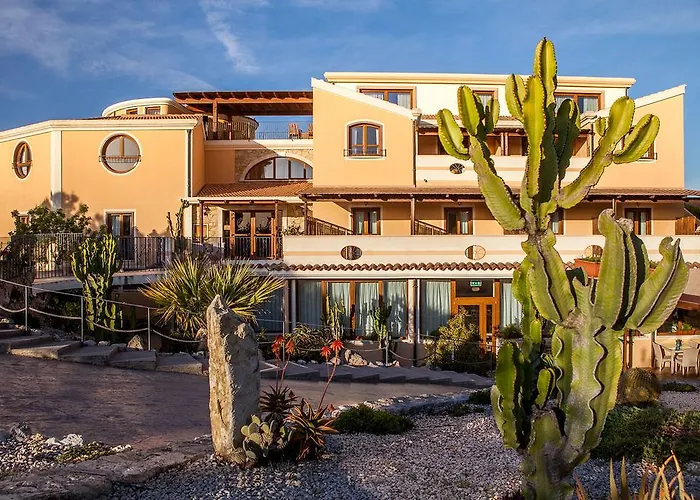 Hotel Raffael Putzu Idu