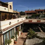 Hotel Raffael Putzu Idu