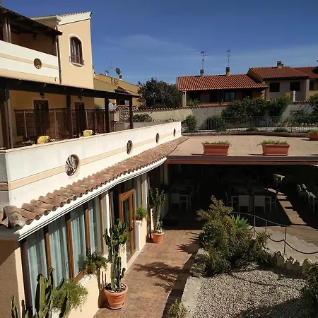 Hotel Raffael Putzu Idu