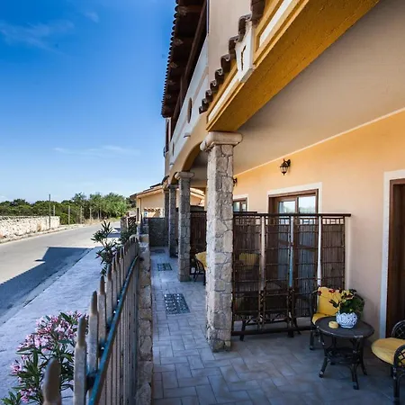Hotel Raffael Putzu Idu