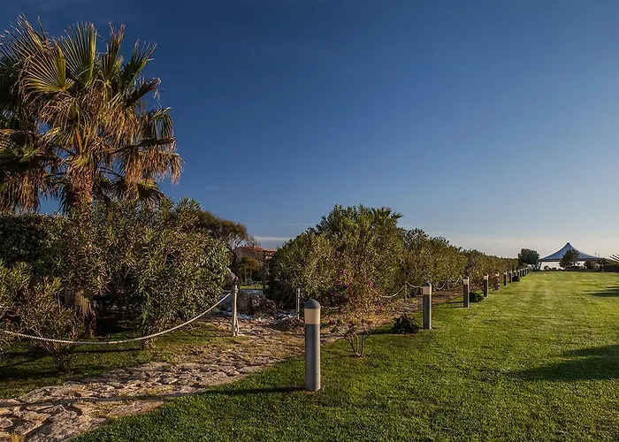 Hotel Raffael Phg Putzu Idu