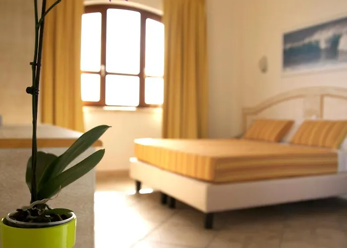 Raffael Phg Hotel Putzu Idu