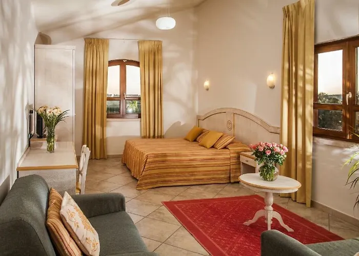 Hotel Raffael Phg Putzu Idu